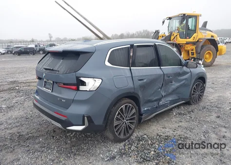 2025 BMW X1 xDrive28I z USA, uszkodzony, nr VIN WBX73EF04S5390698